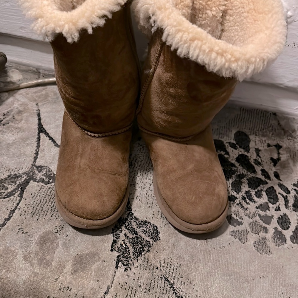 Ugg